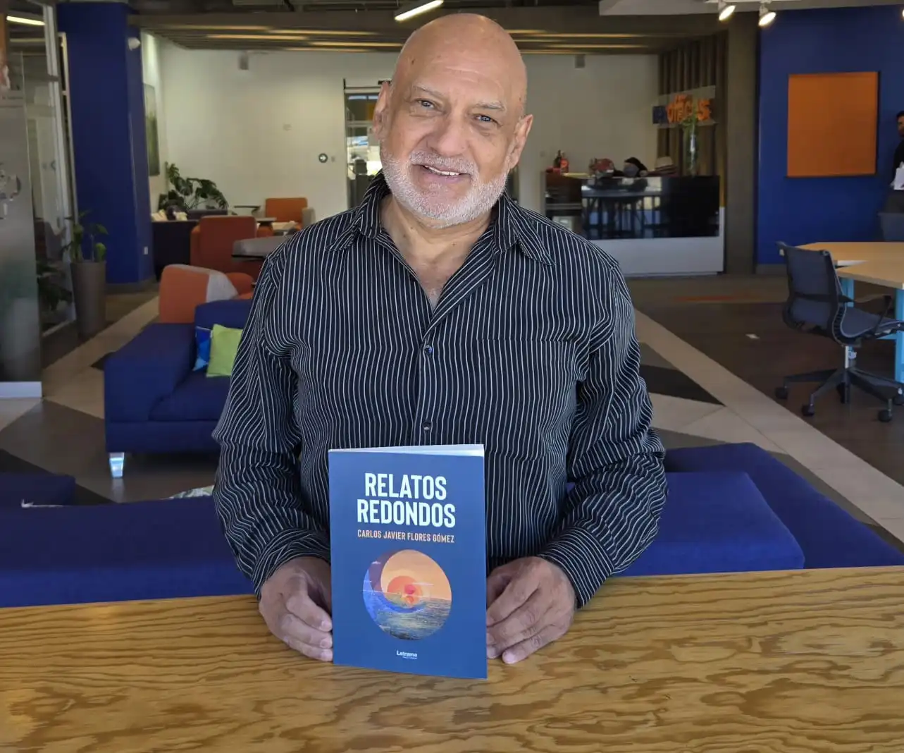 Carlos Javier Flores Gómez sorprende con su primera obra literaria